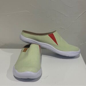 UiN UiN Toledo Marbella Light Green Slip On Mules Size 8 Lightweight Cozy Travel